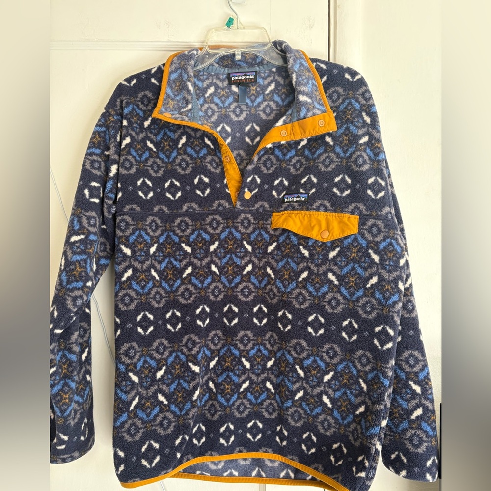 Patagonia Men's Navy and Orange Patterned Fleece Pullover